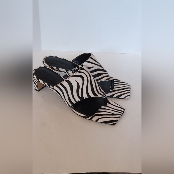 Villa Rouge zibra print calf fur white black square toe sandals - Picture 3 of 12